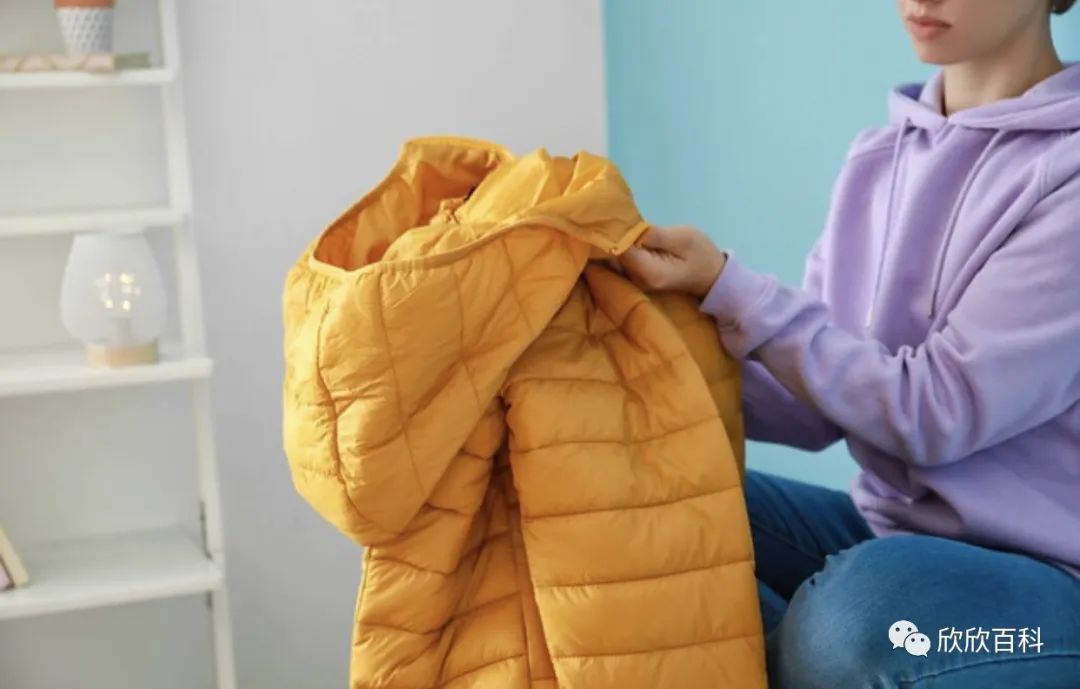 羽绒服油渍干洗能清除吗,羽绒服跑棉处理妙招
