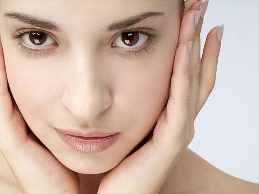 年轻女性乳腺囊肿有包块、突然疼痛？医生教你如何治疗