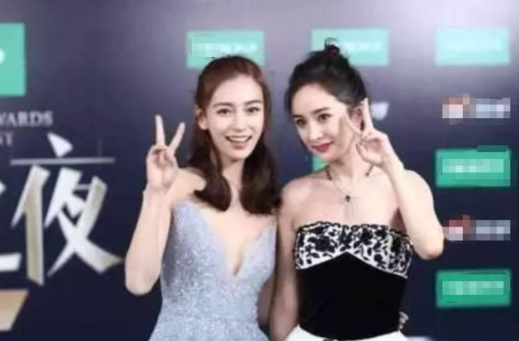 刘亦菲唐嫣穿衣打扮,刘亦菲唐嫣现代服装