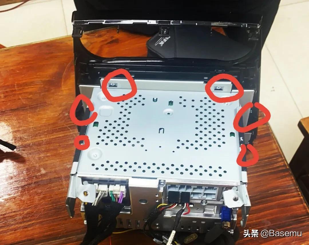 斯巴鲁森林人原装导航升级办法,斯巴鲁森林人导航支持什么地图