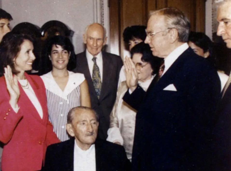 佩洛西深夜窜访台湾：国人怒了，但中国人没有输