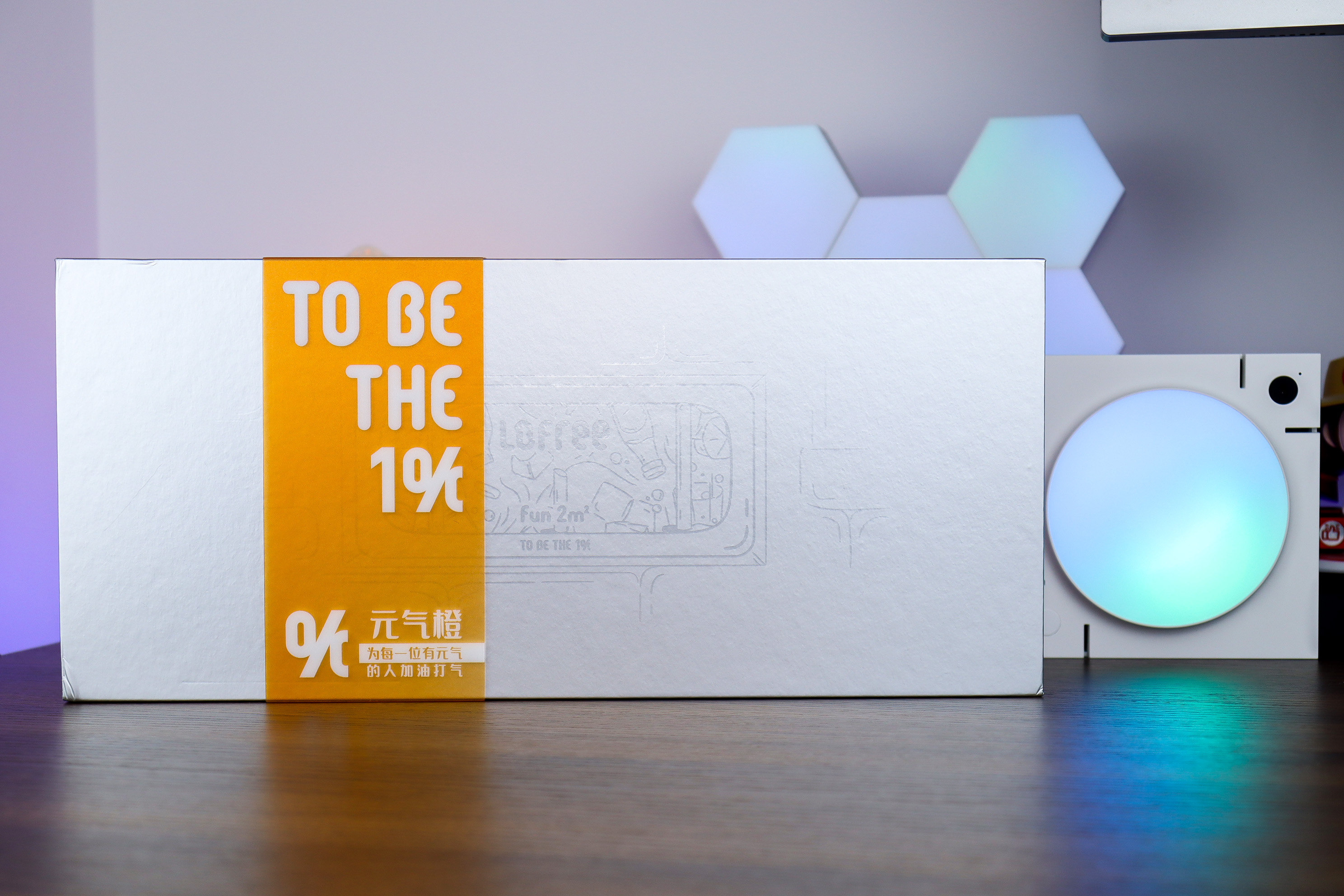 一千块，透明键盘，将手上那2平方做成工艺品的理念，我只爱洛斐