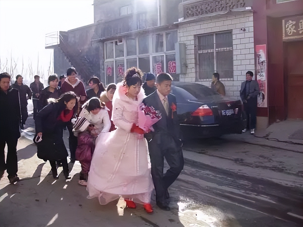 西安灞桥儿子结婚有多热闹,灞桥城中村热闹