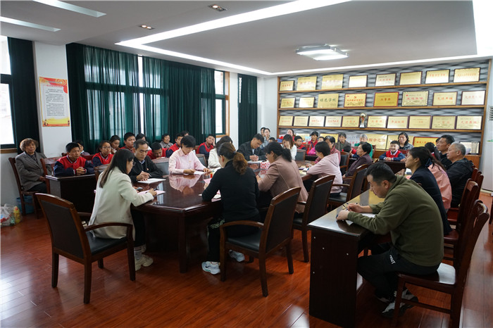 “浓情五月，感恩母亲”——盱眙县特殊教育学校主题*党**日活动