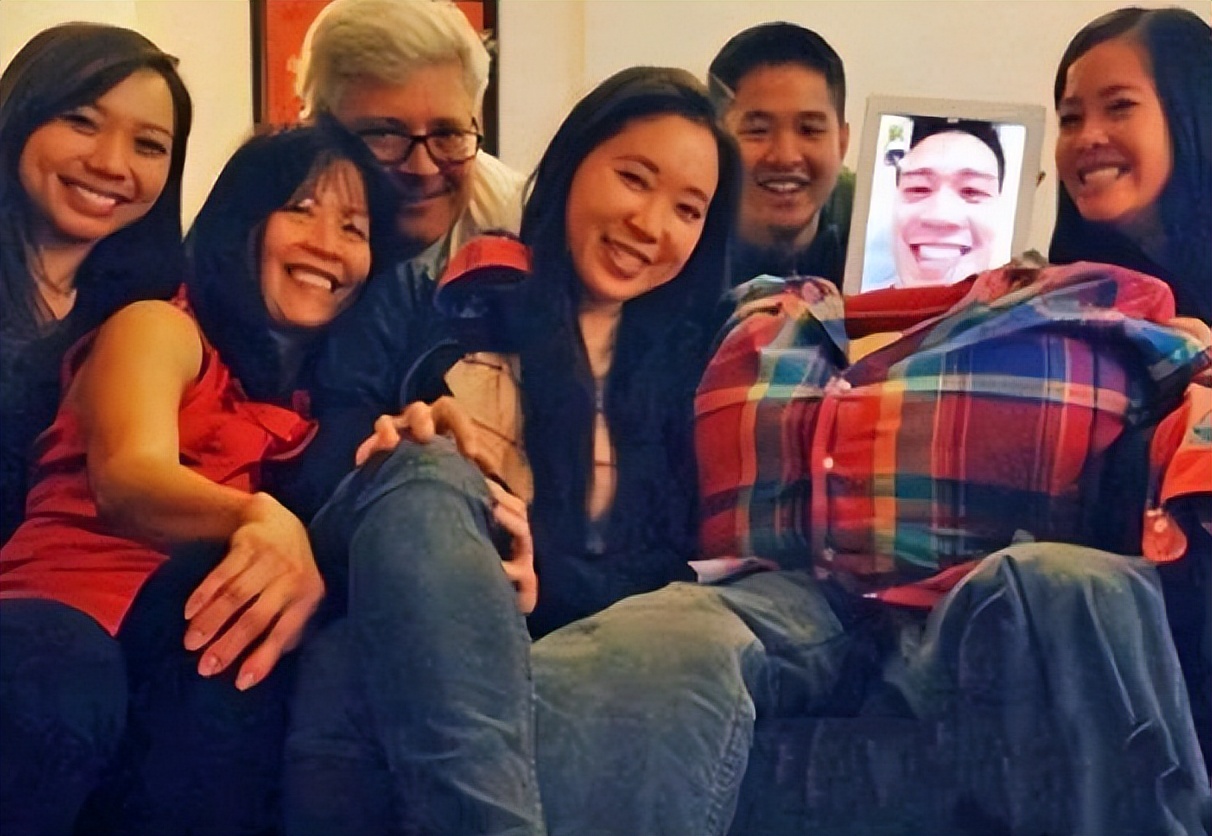 全家福摆拍失败搞笑视频,网友晒出的全家福引围观