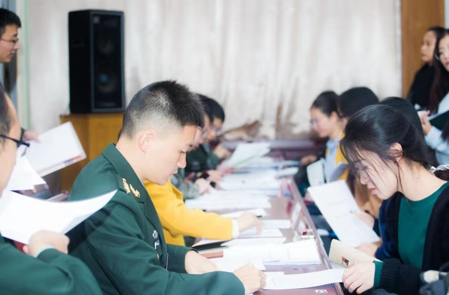 上岸军队文职真实感受,23届毕业生考军队文职还来得及不