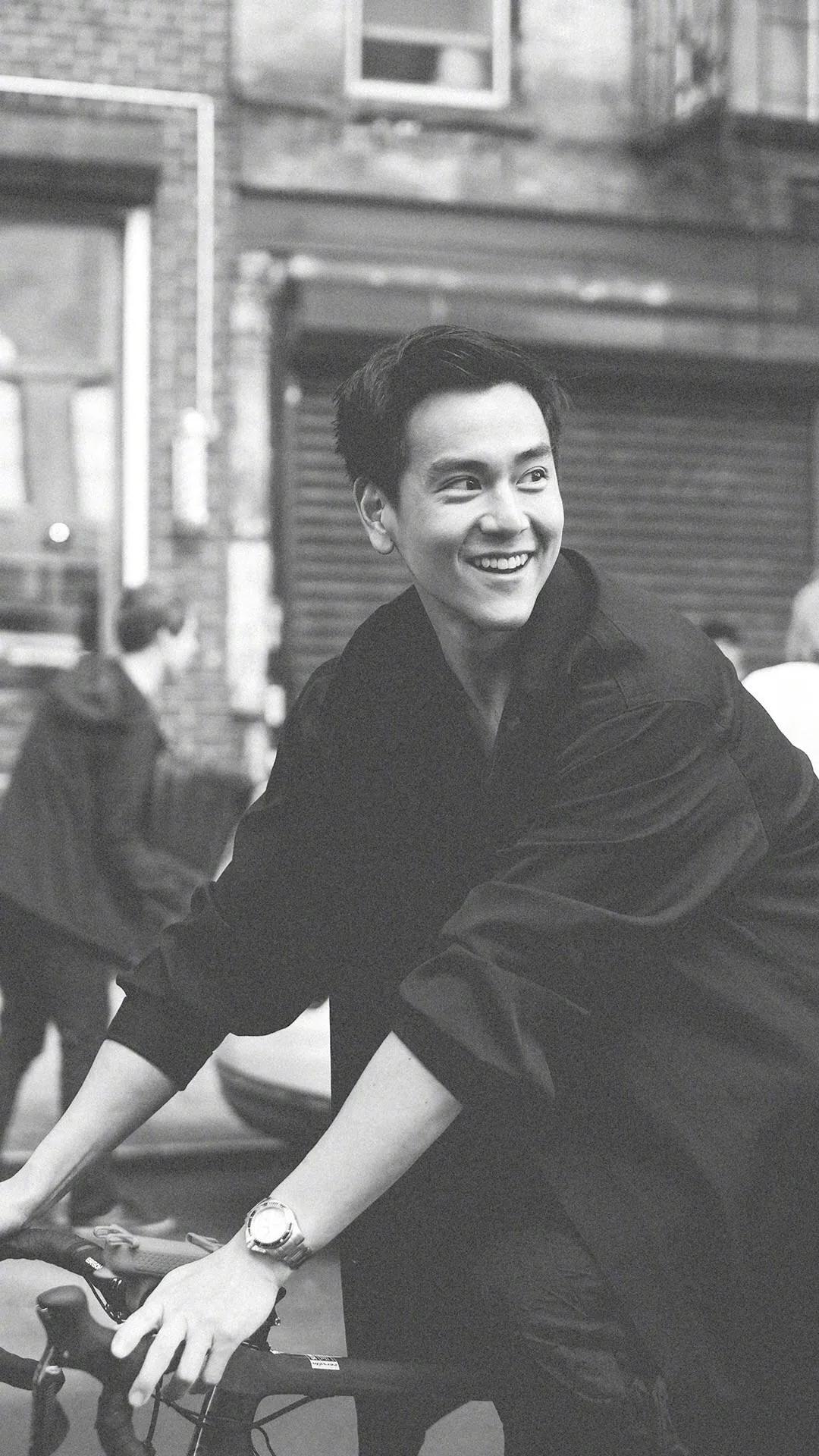 超清彭于晏健身图片,明星腹肌照前100名