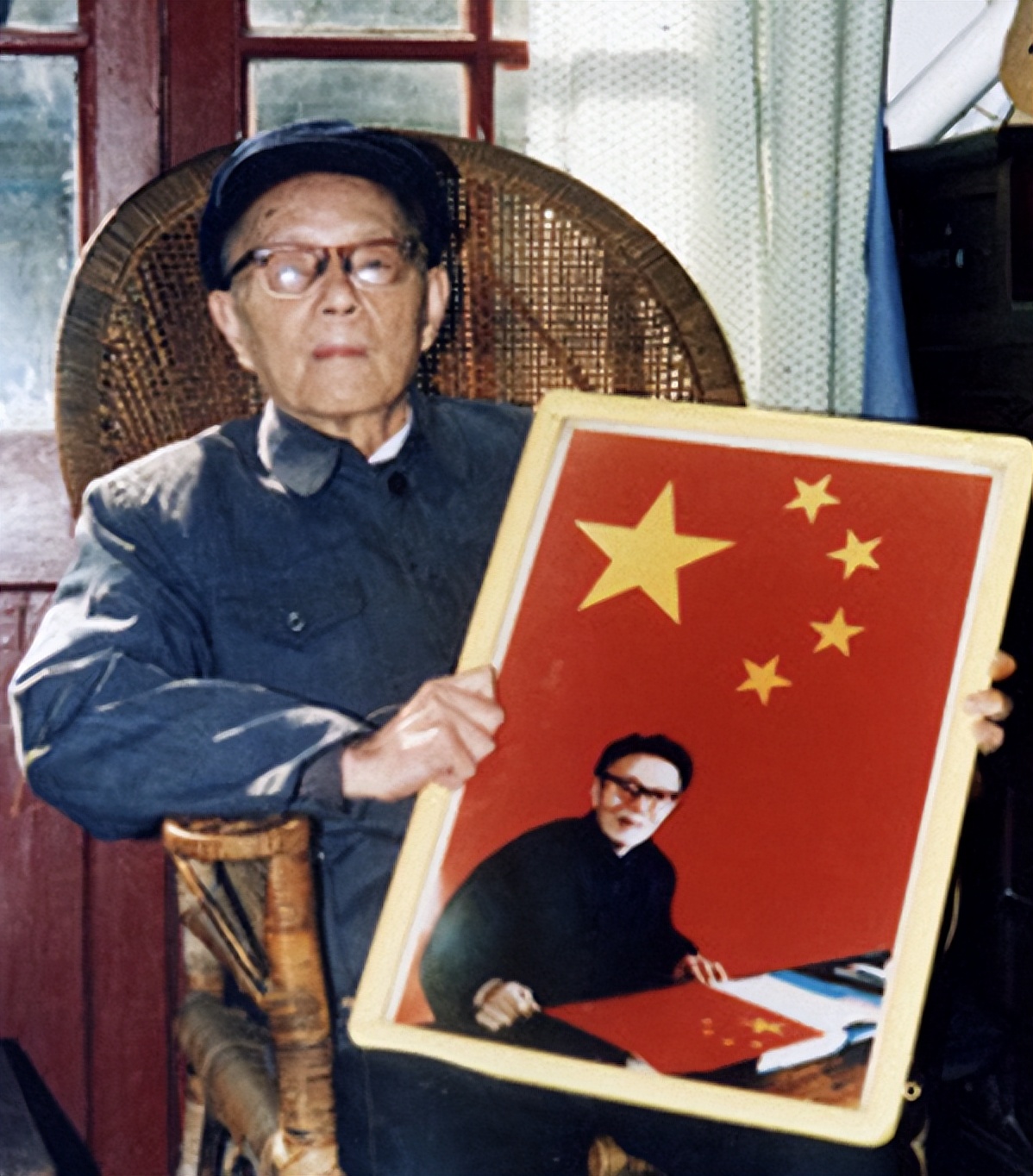 五星红旗设计者曾联生的奖金多少,五星红旗设计者曾莲松简历