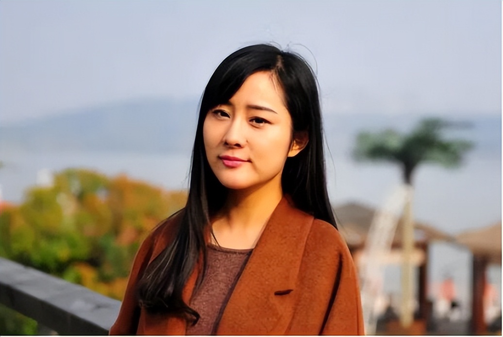 4岁失去双臂90后姑娘,90后姑娘从小失去双臂