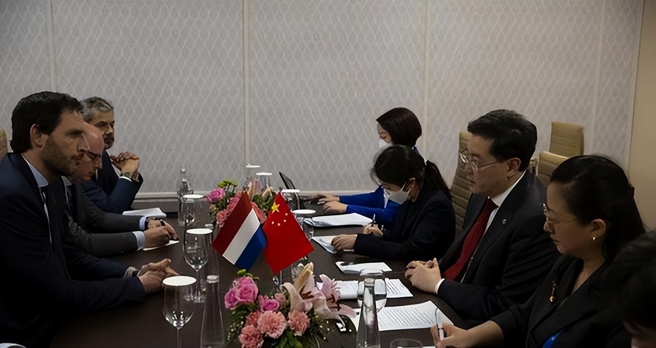 日本断供光刻胶事件,日本断供23种芯片设备名单