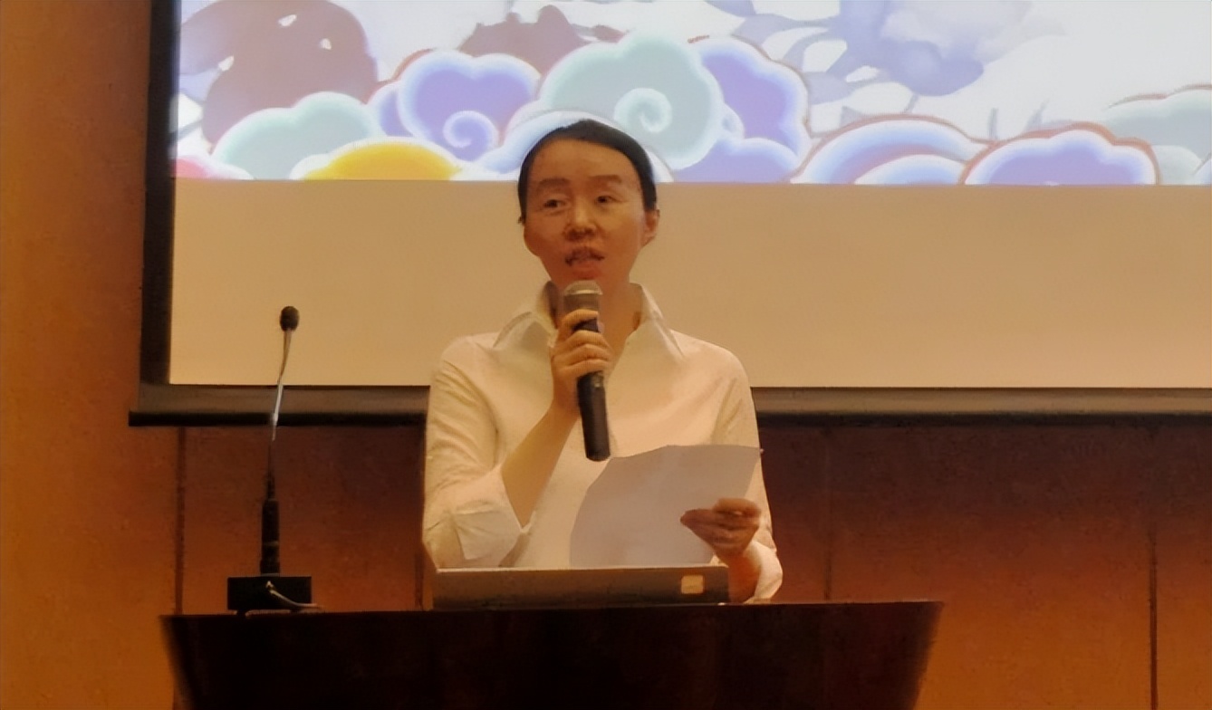 背靠10大烟厂的女人，从不透露发家史，曾身价百亿如今沦为阶下囚