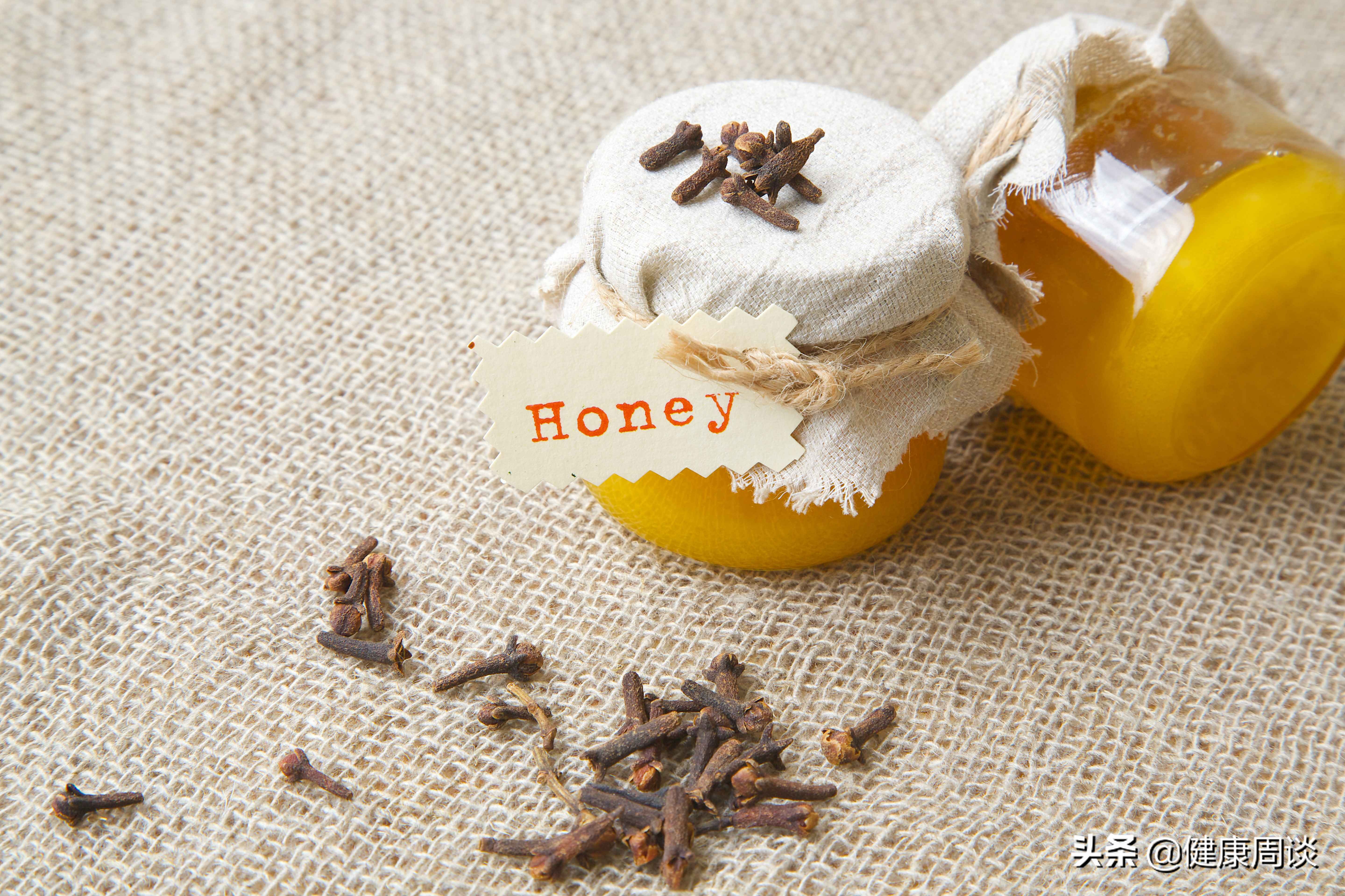 三招让你喝的蜂蜜营养翻倍,蜂蜜怎么喝最有效果和营养价值呢