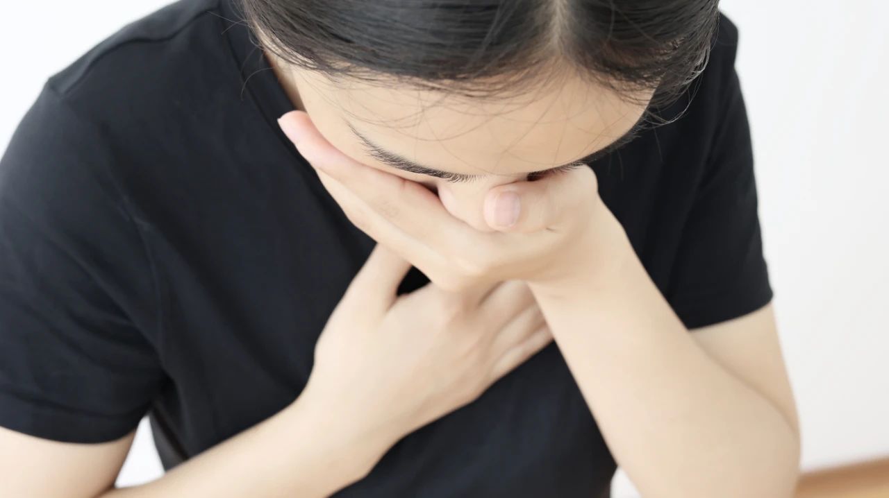 眼皮跳打嗝,打嗝眼皮跳关节响