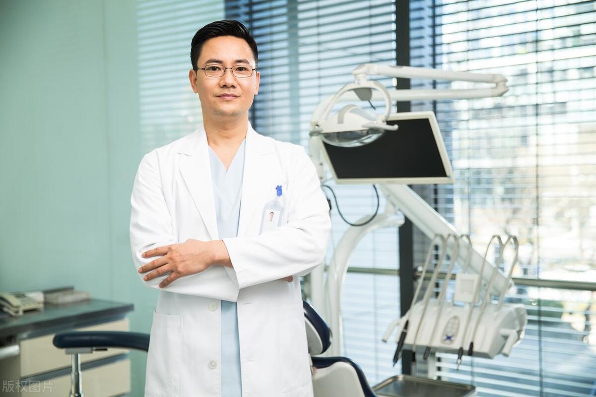 看牙公立医院贵还是私立医院贵,看牙去公立医院还是私立医院