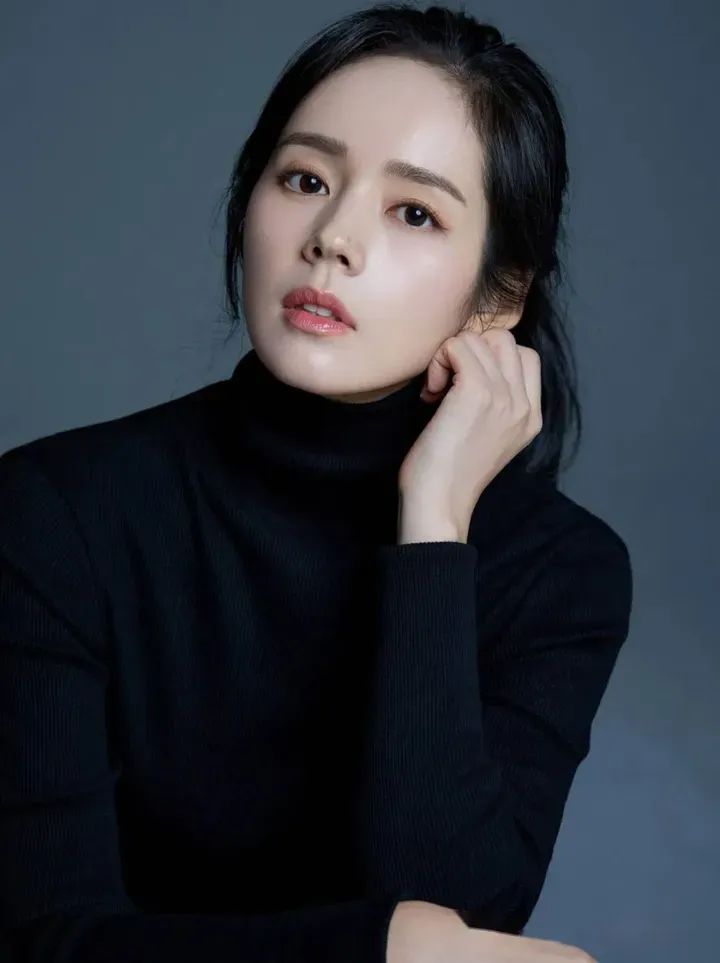 韩国最受欢迎的两个整容模板,韩国最新整容模板大换血