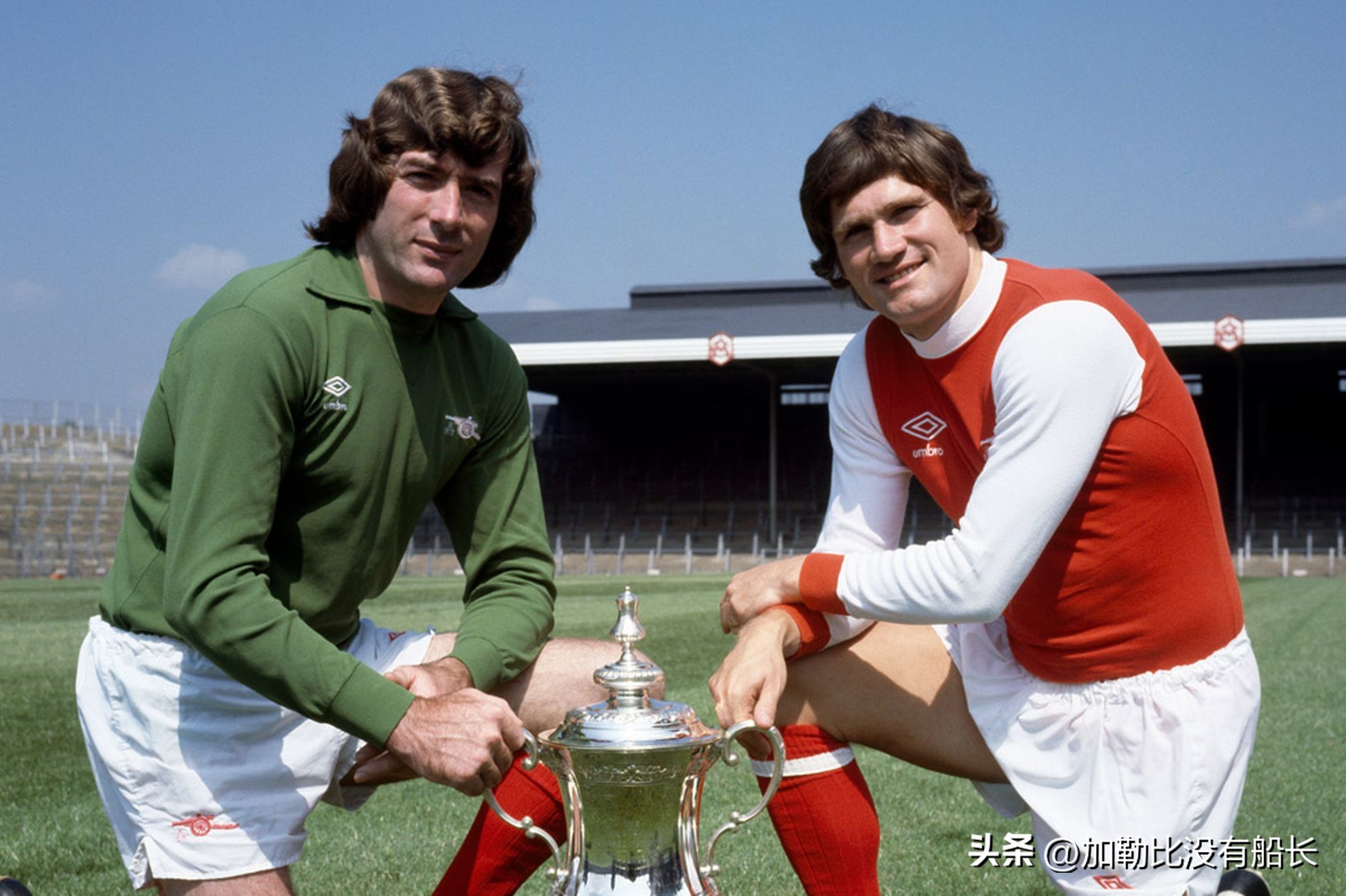 同时效力过阿森纳热刺,曾效力热刺的退役巨星