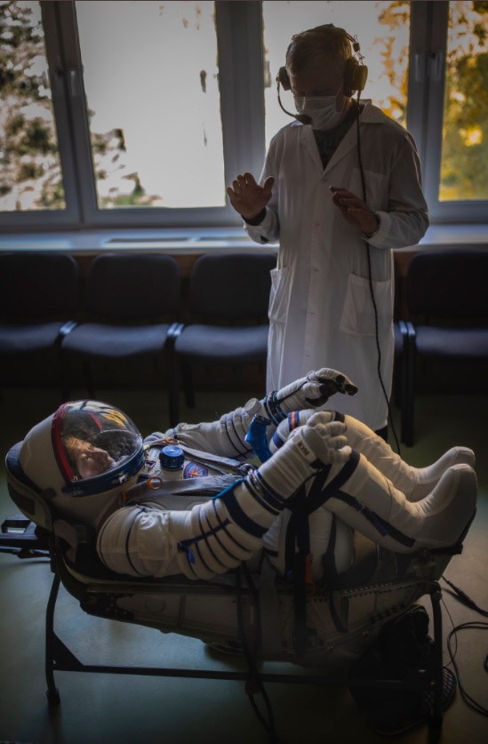 日本亿万富翁的视频,日本亿万富翁空间站