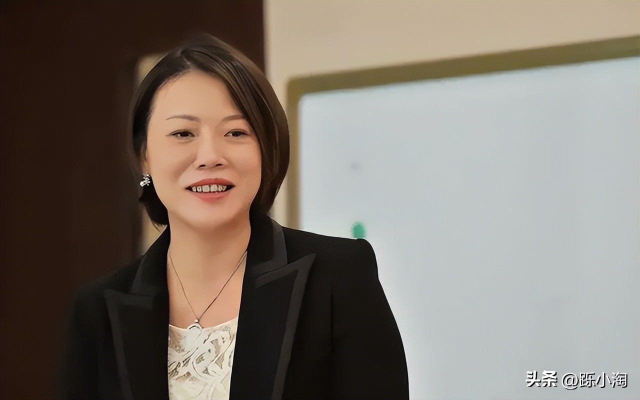 女首富杨惠妍第一名,最年轻的女富豪杨惠妍