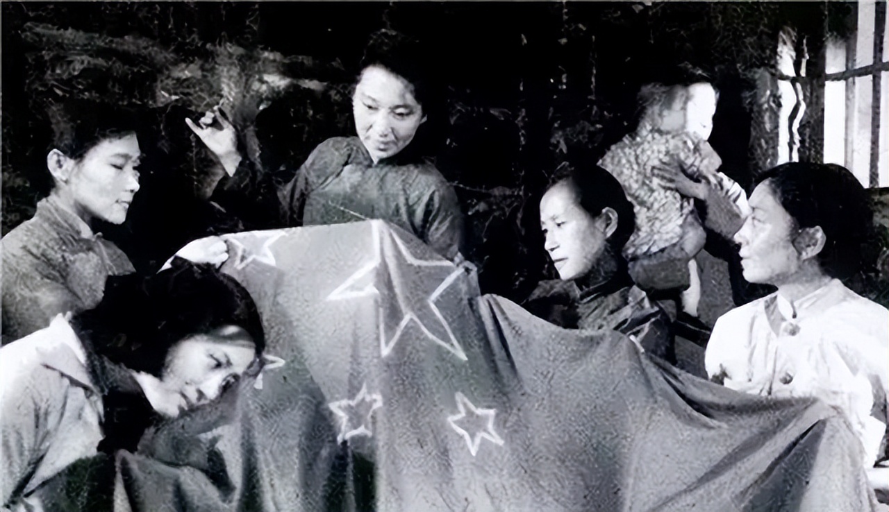 白公馆的真实历史,重庆渣滓洞白公馆五星红旗