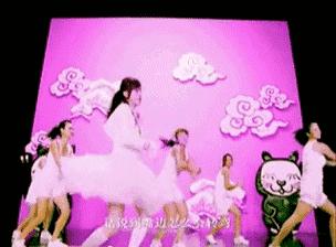 孙燕姿凭什么和周杰伦媲美,能打败周杰伦的只有孙燕姿