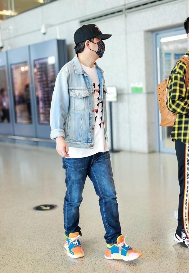 潘粤明裤子穿搭,潘粤明穿搭蓝色牛仔外套