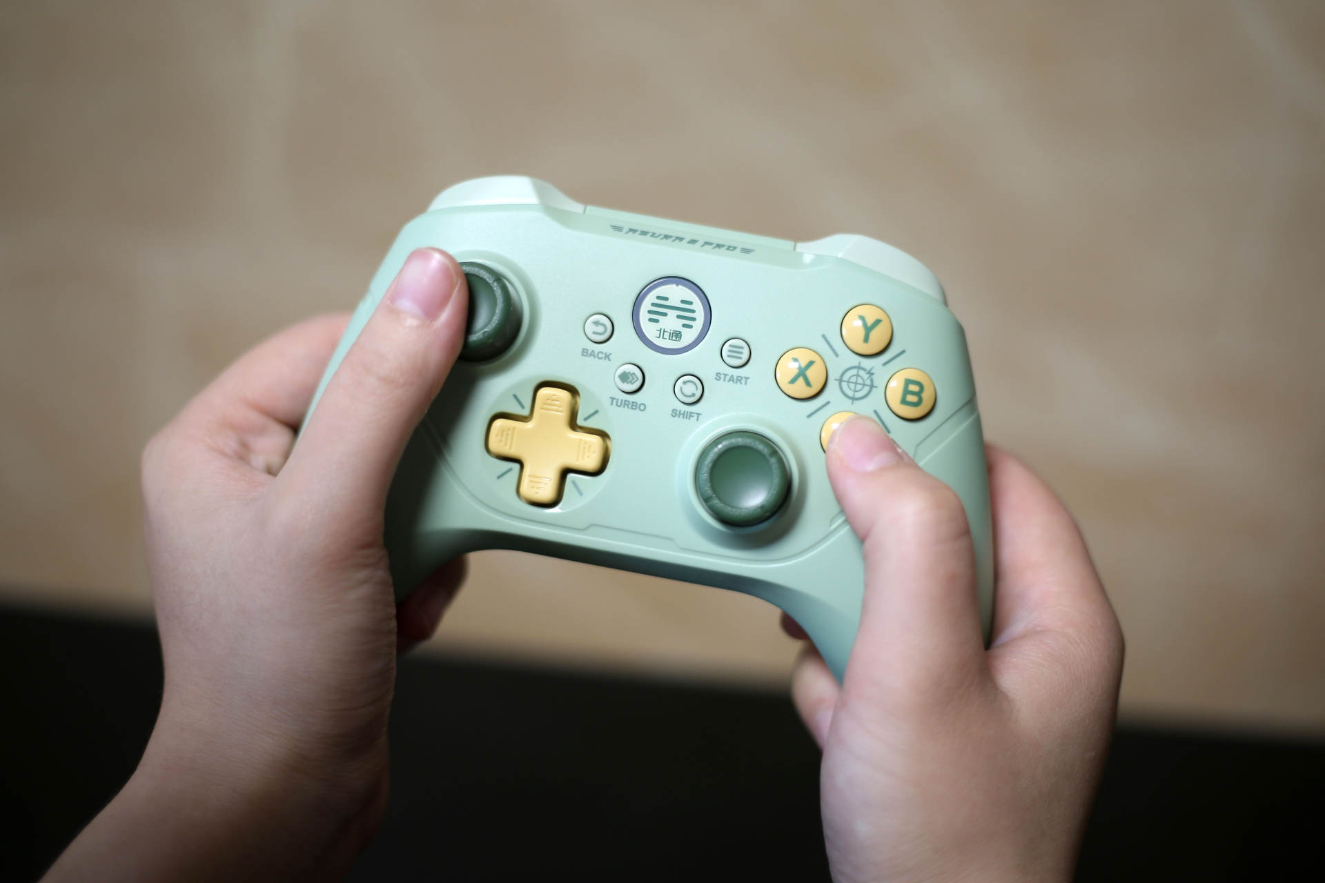 北通游戏手柄支持极速巅峰吗,可调节灵敏度的北通游戏手柄