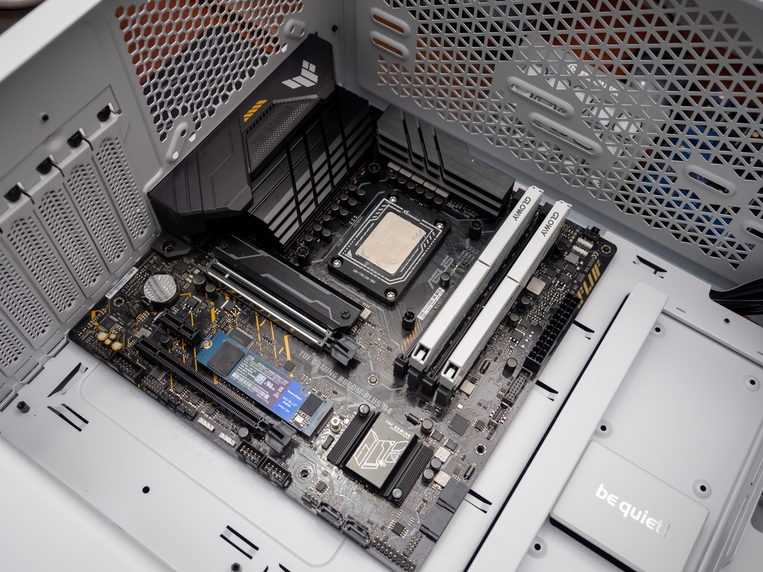 新机箱、新水冷、新风扇！来自bequiet！的白色主题