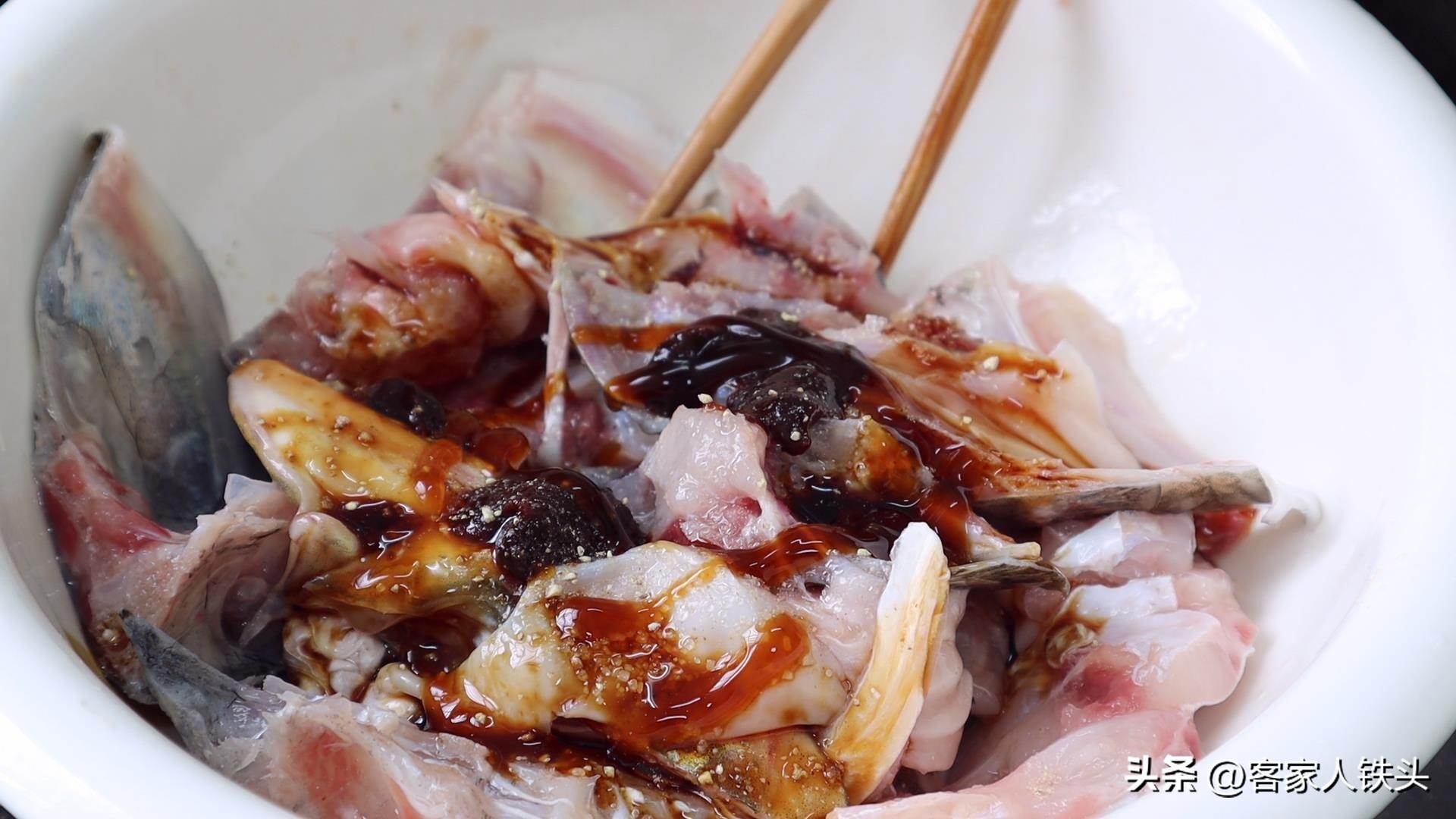 爱吃鱼头原视频,爱吃鱼的一定要收藏教你秘制做法