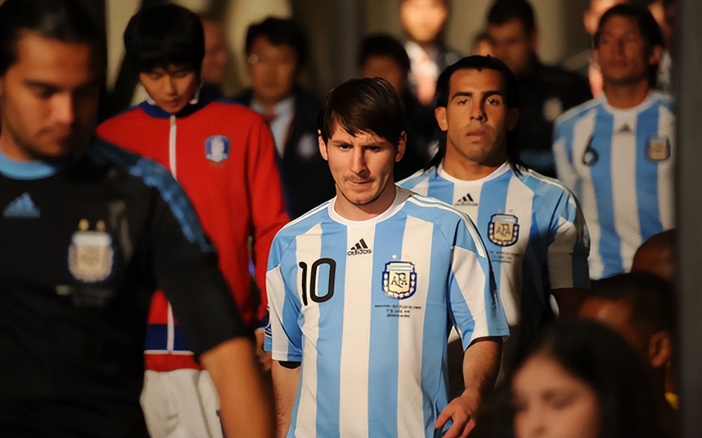 卡塔尔世界杯钱花到哪了,花掉2200亿的世界杯有多豪