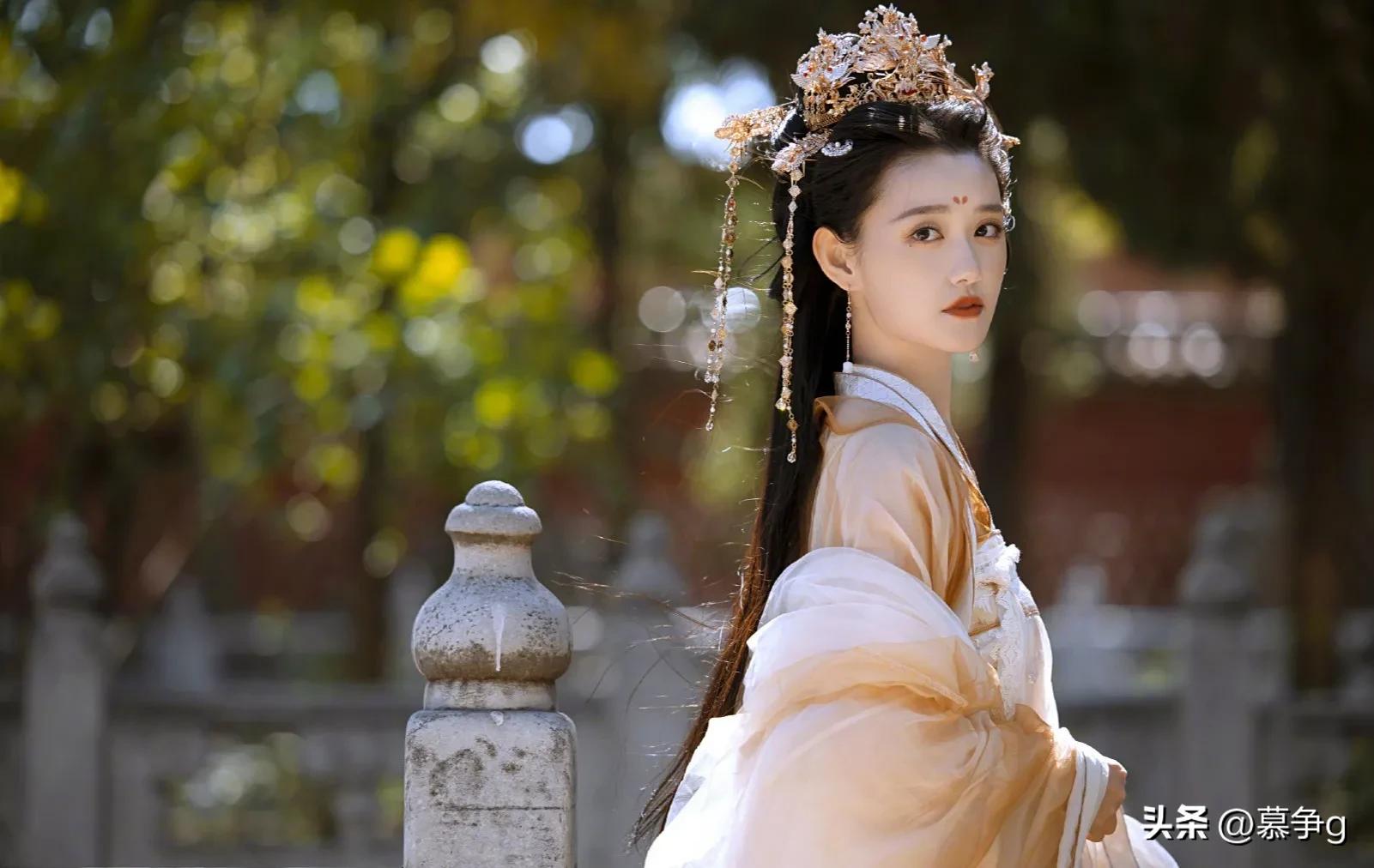 天呐,好美的女鹅,快递本子