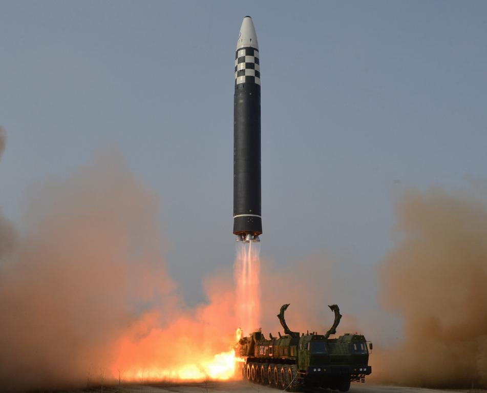 退休的文在寅，喊话尹锡悦，不论保守派怎么骂，找中俄才能救韩国