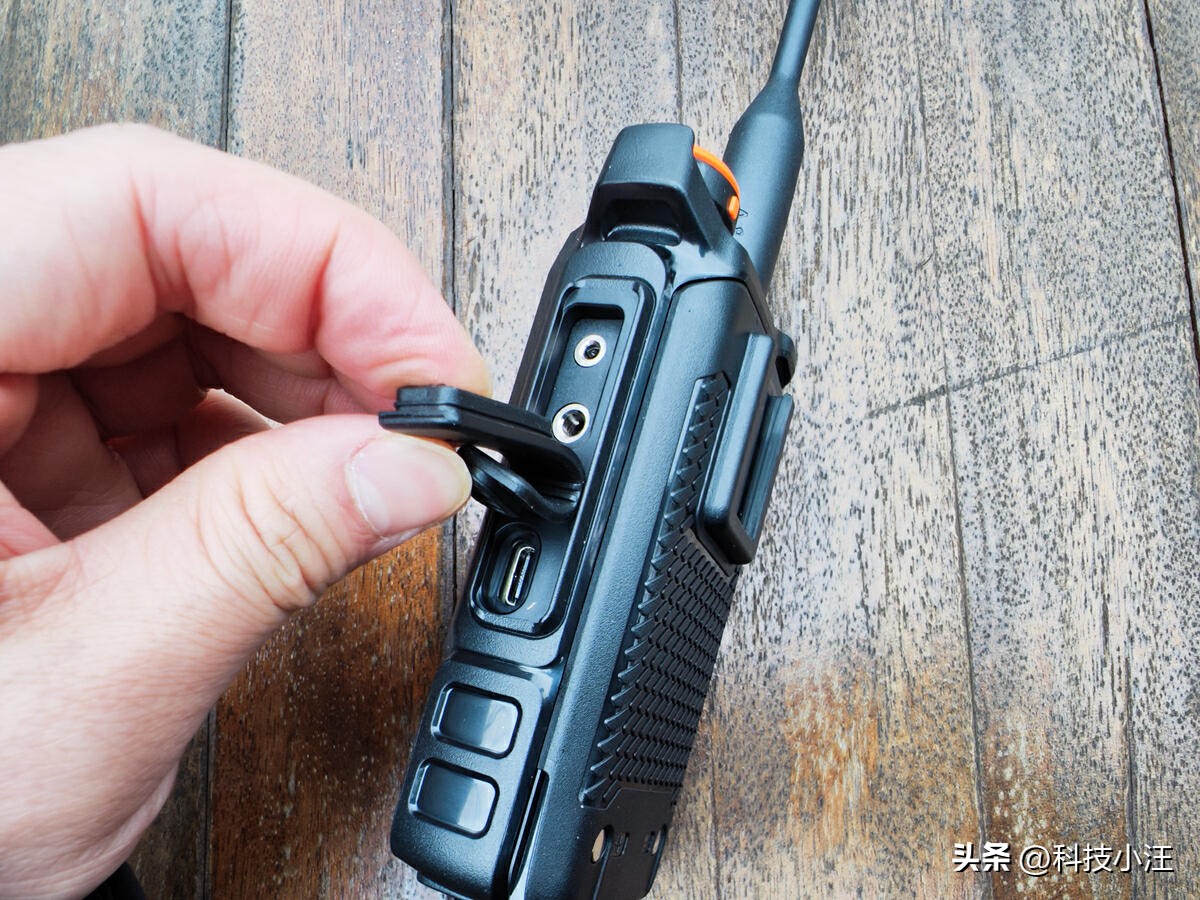 泉盛新款对讲机,泉盛UV-K6手持对讲机