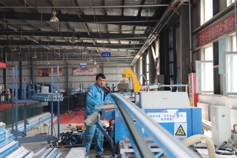 *疆新**和田：聚焦高质量发展·企业篇|海螺型材：助力皮山经济社会高质量发展