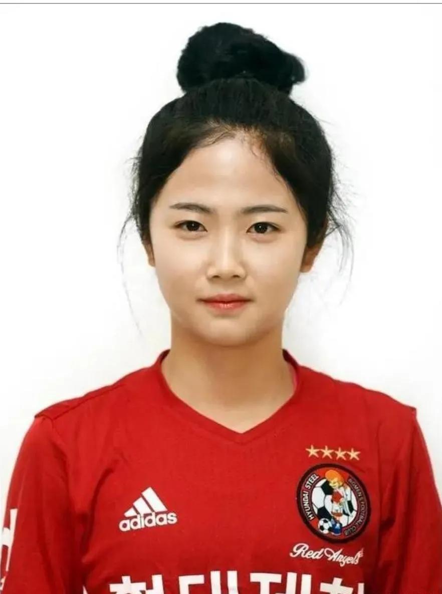 韩国女足7号李玟娥颜值,韩国女足个人照片李玟娥