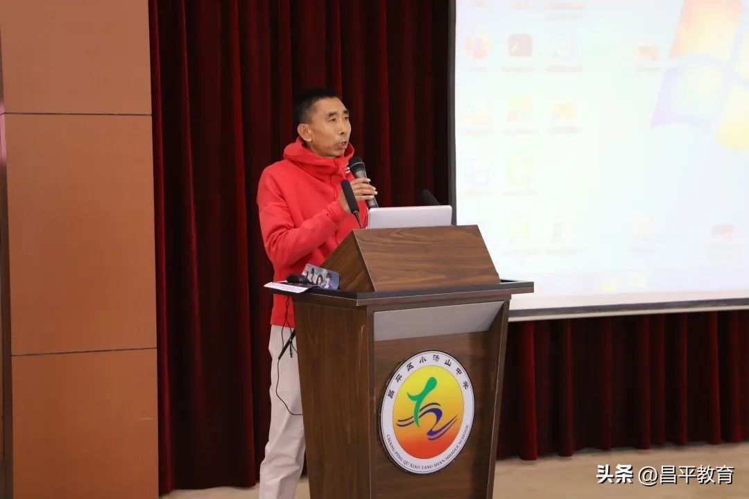 表彰校园足球,校园足球颁奖总结