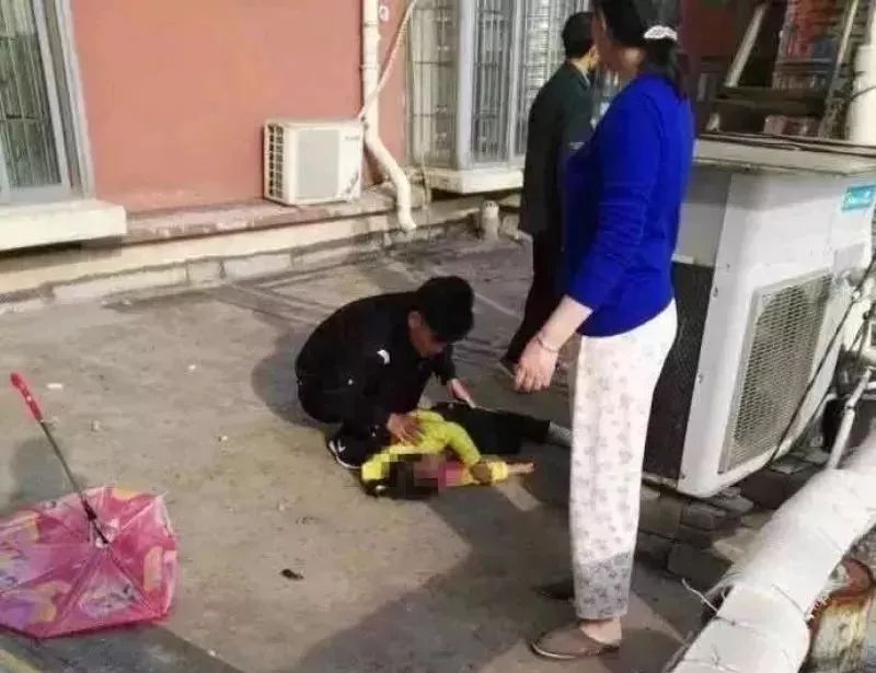 如何高效陪伴孩子看动画片,孩子看动画片的正确方式