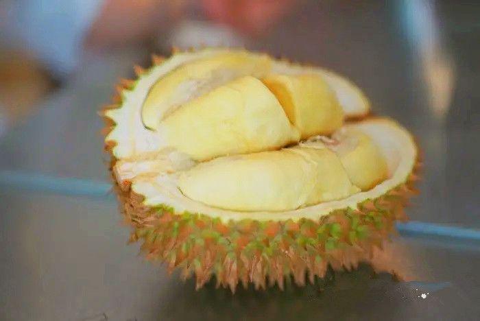 买榴莲买大还是小,如何区分树熟榴莲和普通榴莲