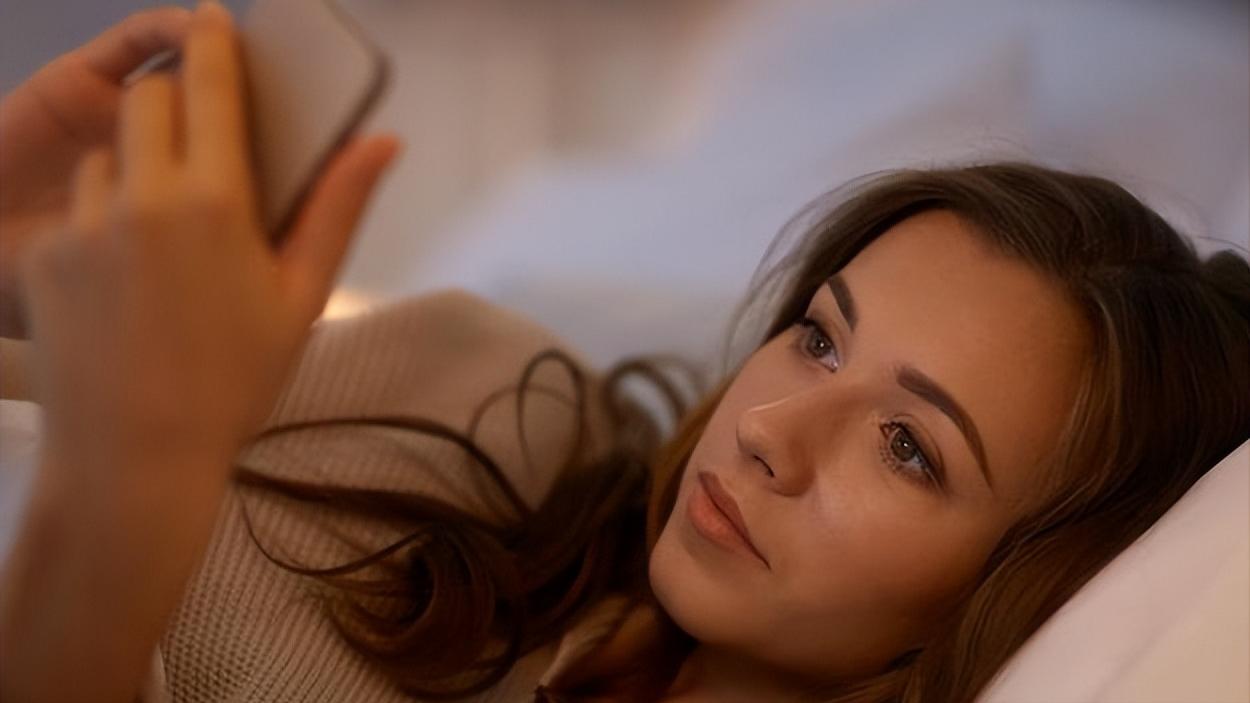 女性熬夜的危害会引发5大妇科病,经常熬夜对女性身体的危害有哪些