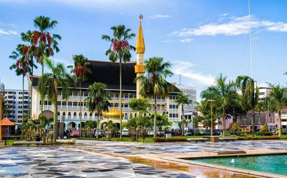 文莱人口和国土面积是多少,在亚洲生活最好的国家文莱