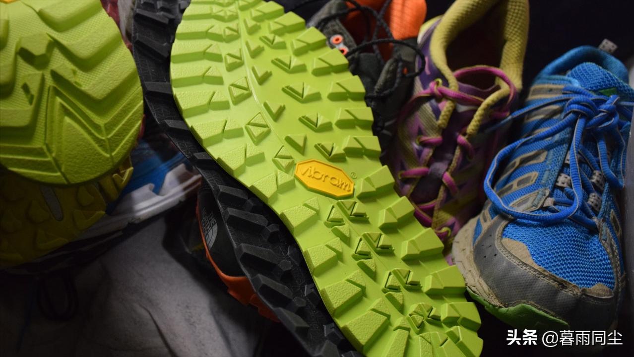 冬季穿什么样的徒步登山鞋,徒步登山哪种鞋适合