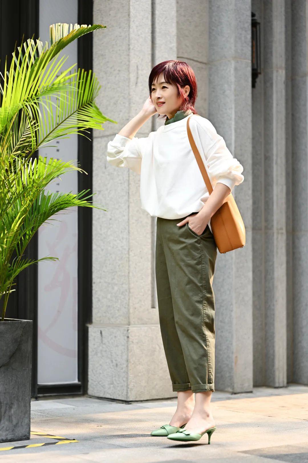 7大技巧卫衣这样穿搭最显瘦,好看的卫衣穿搭技巧