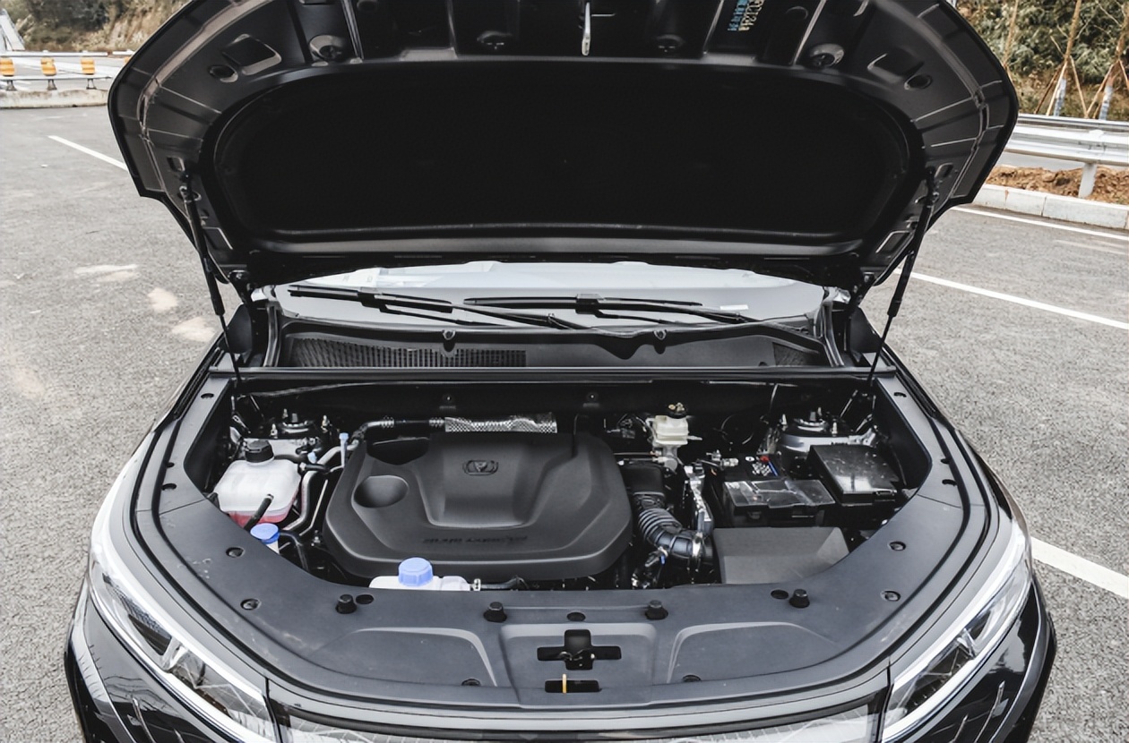 2.0第一代长安cs75值得入手吗,第二代长安cs75测试