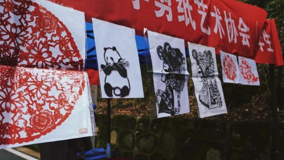 江湖风云起，群英临天下！看百卅武大，横刀立马，仗剑天涯！