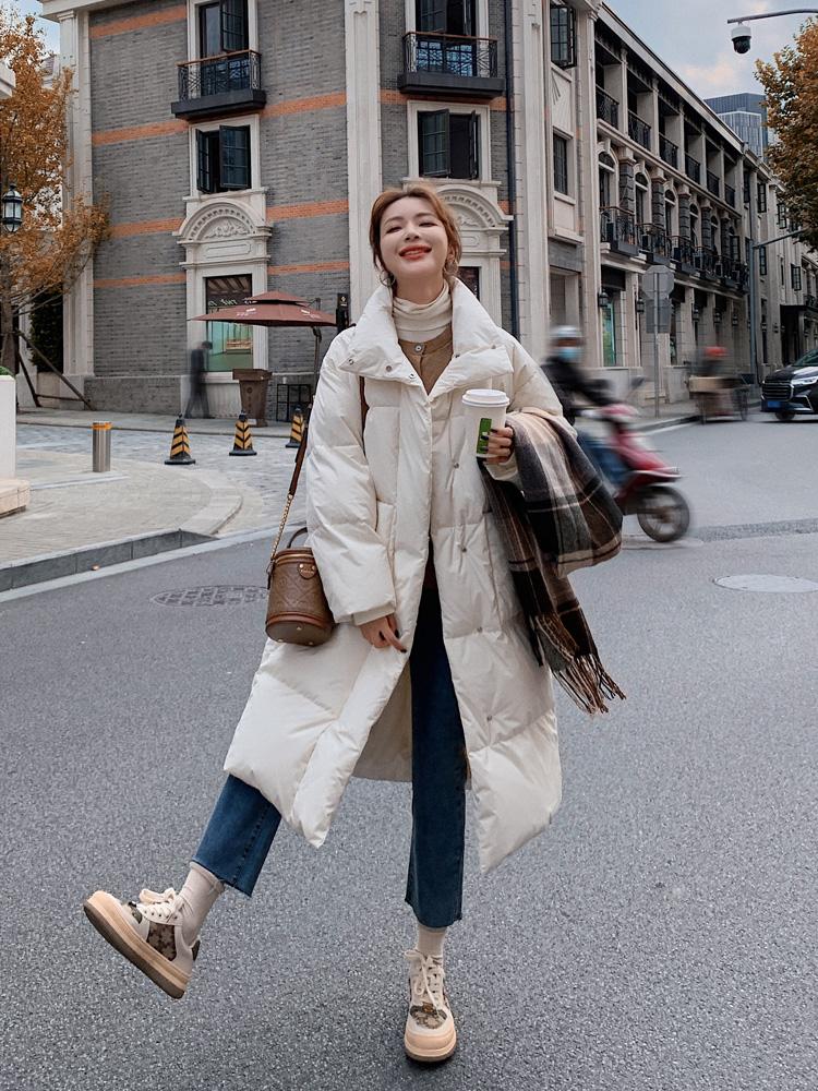 羽绒服里面穿什么内搭,2022欧美羽绒服最火爆款洋气内搭