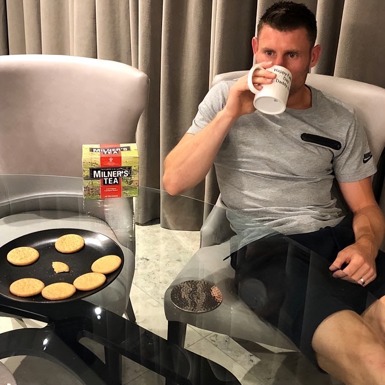 利物浦詹姆斯和米尔纳,詹姆斯利物浦