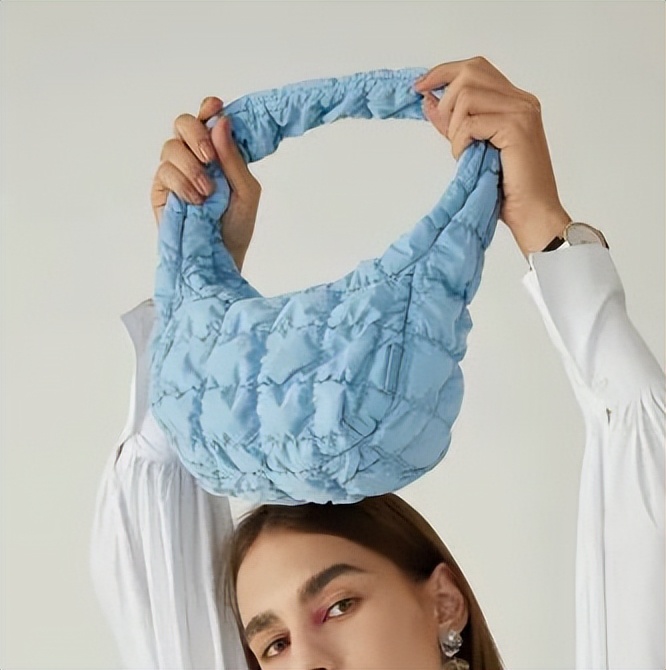 520送女友包推荐2000左右,520送朋友们礼物便宜