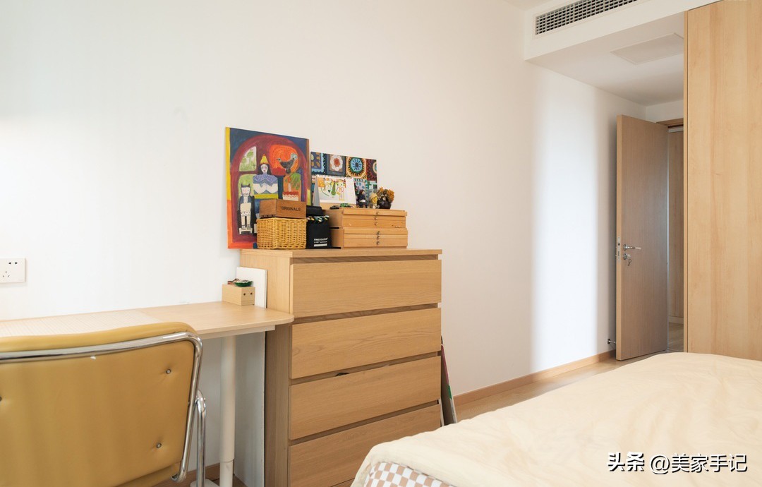 山东夫妻家中的高级场面：坚持不买沙发、茶几，入住反而实用顺心