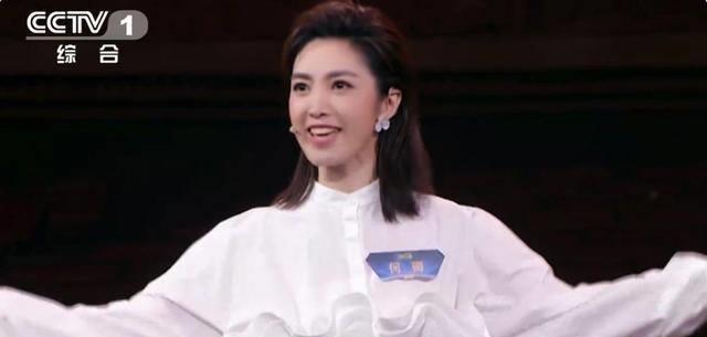 超级名模登场,超级漂亮主持人