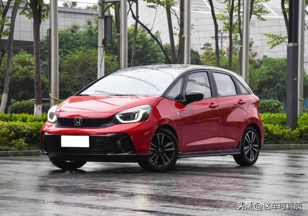 五菱星驰为啥不如飞度,五菱星驰自动挡标配2023落地价格