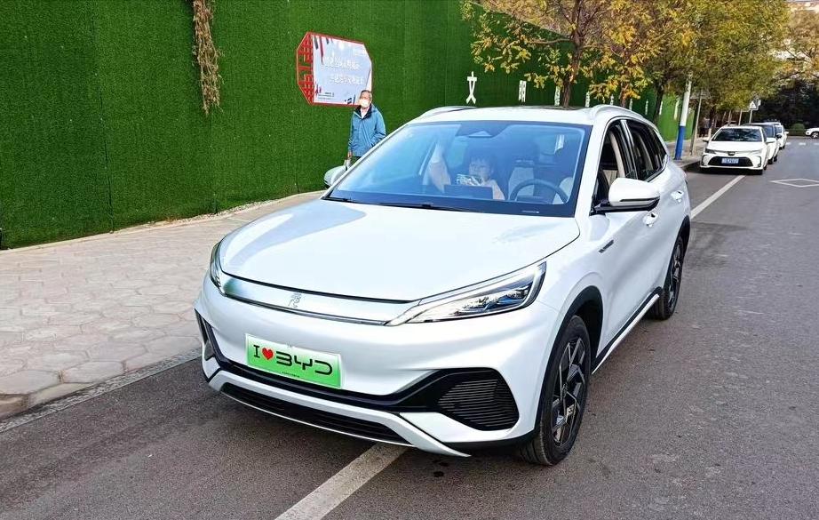 新能源汽车使用寿命一般多久,新能源车使用寿命正常是多久